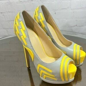 BEAU & ASHE super sexy sky high 6” heels with 2” platforms Yellow & Grey 6 Euc